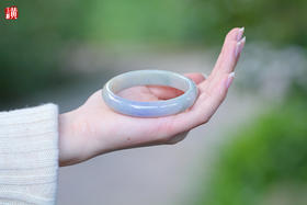 天然翡翠A货 春带彩手镯  圈口：57mm