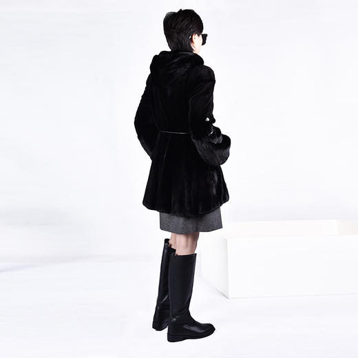 圣三利女装黑色中长款水貂皮SL114D002(01) 商品图2