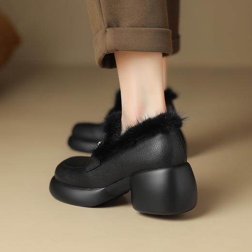 时尚保暖，头层羊皮厚底增高单鞋SF-1383 商品图9