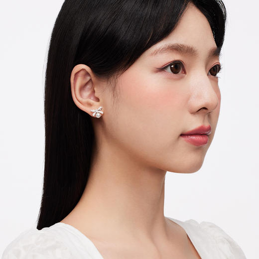 KADER卡蒂罗 丝带蝴蝶结人造珍珠耳钉 女925银耳饰小众设计2023新款爆款 商品图1