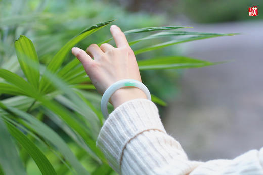 天然翡翠手镯    圈口：56.5mm 商品图2