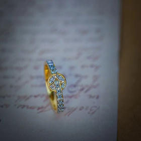 龢盒原创 9k金镶钻白蓝宝招财小戒指