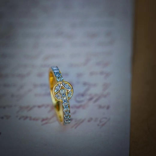 龢盒原创 9k金镶钻白蓝宝招财小戒指 商品图0