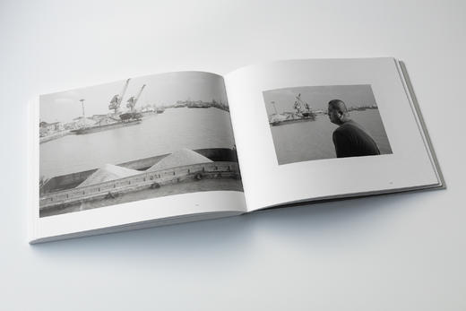 【现货】黄浦江 摄影集 摄影家 张春海先生 创作的影像随笔集 商品图8