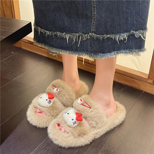 2023年秋冬季，网红一字带毛拖女，热卖爆款！时尚外出仙女风，厚底舒适，演绎潮流新潮！ 商品图5