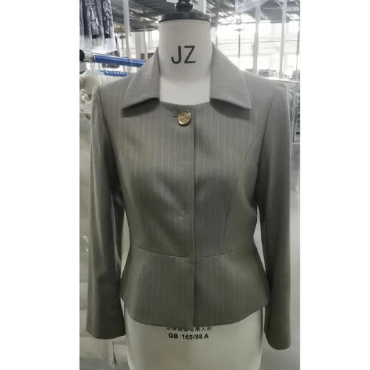 卡莉朵拉上衣C26D7132 商品图3