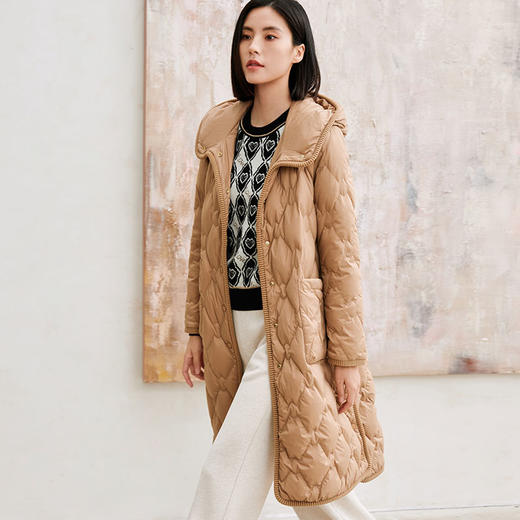 玳莎连帽轻量感羽绒服女式冬季新款休闲宽松复古中长款外套  DD41305 商品图1