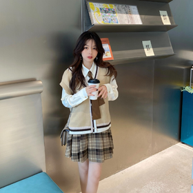 金蘑菇菇【格林童话】学院风三件套组~一直在找的年轻感学院套装