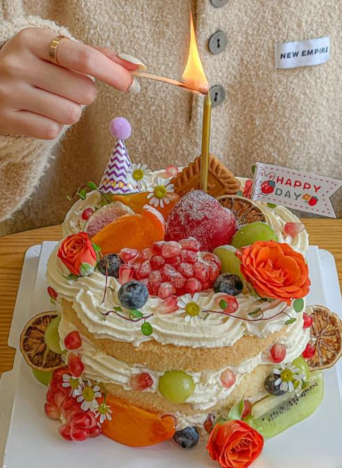 6寸简约鲜花水果裸蛋糕 商品图0