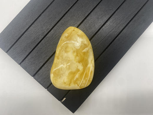 琥珀蜜蜡挂件-6,25.84克 商品图0