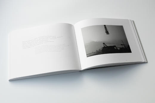 【现货】黄浦江 摄影集 摄影家 张春海先生 创作的影像随笔集 商品图7