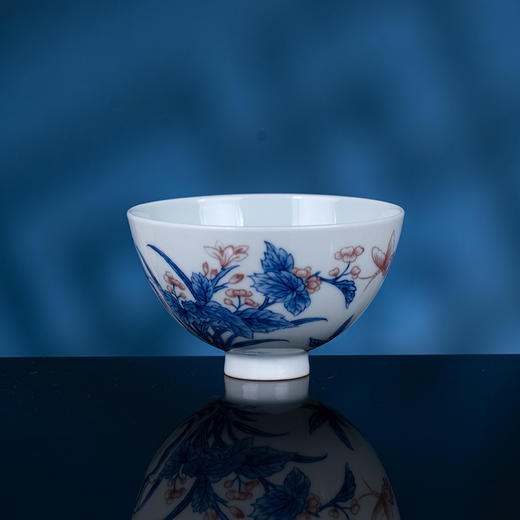 青花釉里红蝶恋花鸡心杯 商品图4