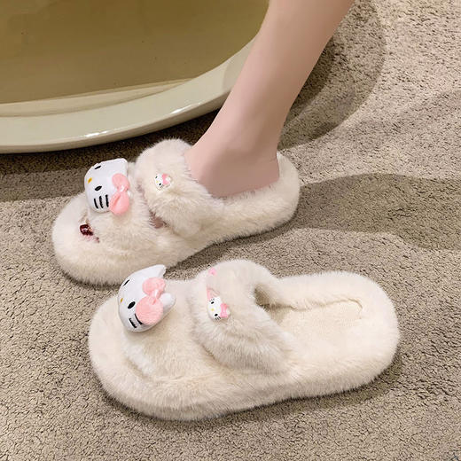 2023年秋冬季，网红一字带毛拖女，热卖爆款！时尚外出仙女风，厚底舒适，演绎潮流新潮！ 商品图4