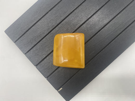 琥珀蜜蜡挂件-7,24.12克 商品图0