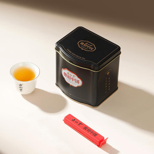 正山堂·骏眉中国·雅黑（一芽一叶）花果蜜香特级红茶罐装茶叶50g 商品图5