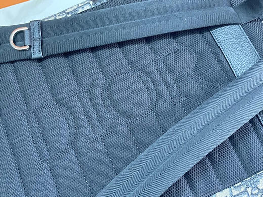 秋冬特惠💰1200 原单这款 Dio Explorer 双肩背包1ESBA152YKY 从登山运动的准则汲取灵感 商品图5