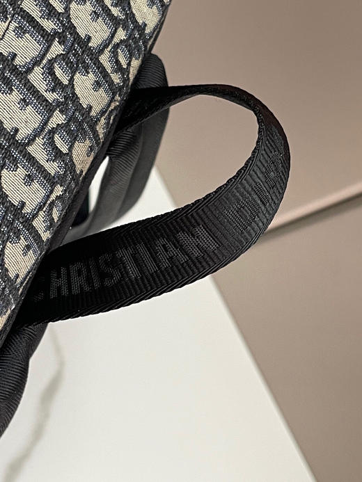 秋冬特惠💰1200 原单这款 Dio Explorer 双肩背包1ESBA152YKY 从登山运动的准则汲取灵感 商品图6