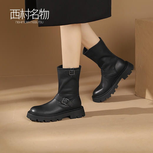 西村名物2023秋冬新款气质复古粗跟扣饰机车靴中筒时装靴女T23DS46191 商品图2