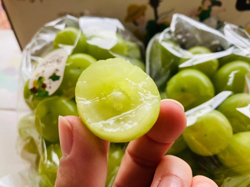 【进口】韩国晴王，扫码溯源，正宗！低调不失格调，幸福从一颗脆爽甜蜜的晴王开始，馥郁花香！