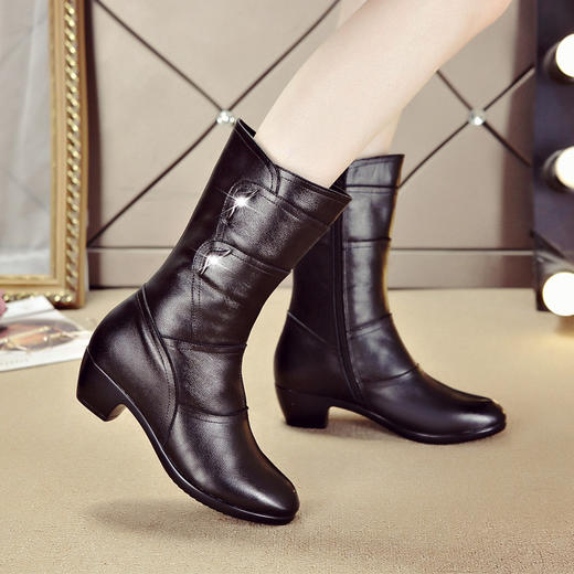 YH8888 头层牛皮秋冬款低跟软底中筒女靴英伦风时尚休闲马丁靴保暖女棉鞋 商品图1