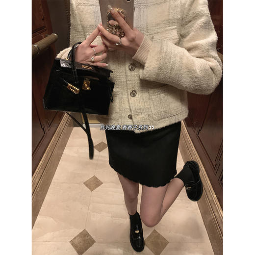 金蘑菇菇 【黑色半裙 其他售罄】蜜度满分 海军系列 / 过年乖崽fu~海军领条纹减龄毛衣 商品图1