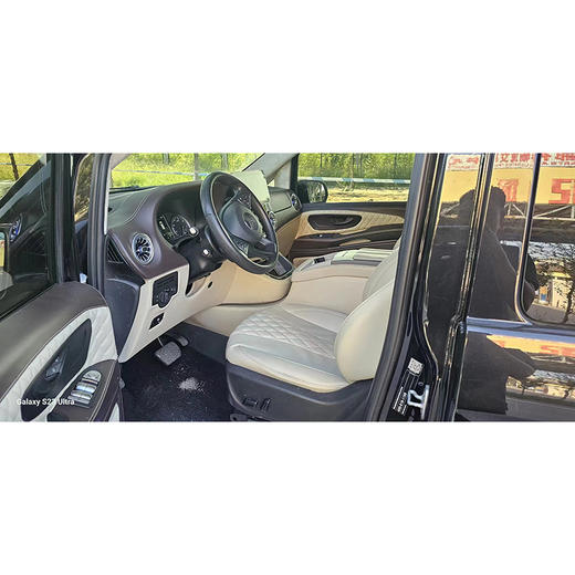 奔驰  V260L 长轴距豪华版【长租-北京】 商品图3