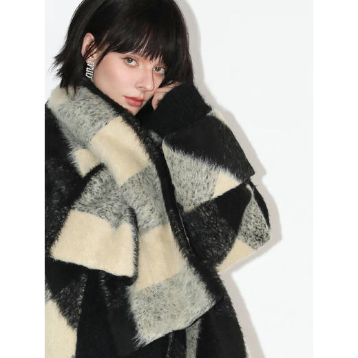 【有赞】COCOBELLA格纹长毛绒加厚毛呢外套女秋冬设计感围巾大衣WL59 商品图2