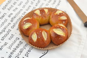 优优米卡—软酪软碱水面包