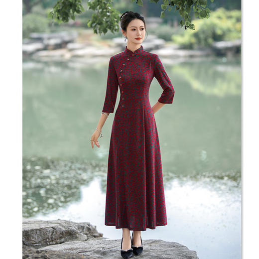 SYK100878 珠光棉长款旗袍大摆裙2024冬季新款时尚改良新中式中袖旗袍 商品图3