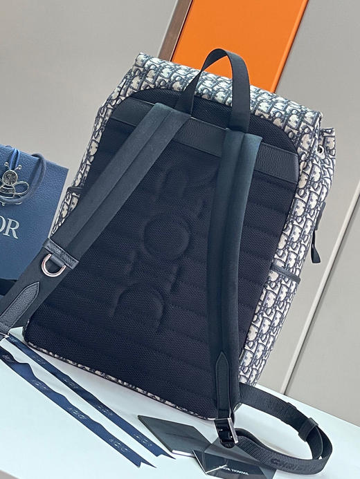 秋冬特惠💰1200 原单这款 Dio Explorer 双肩背包1ESBA152YKY 从登山运动的准则汲取灵感 商品图2