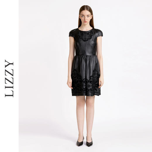 LIZZY秋季女士优雅刺绣镂空花朵圆领绵羊皮连肩袖连衣裙5145 商品图1