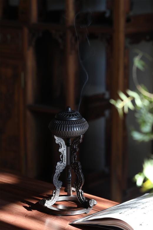 如意足夔凤纹菊瓣式冠架香炉°紫光檀 商品图3