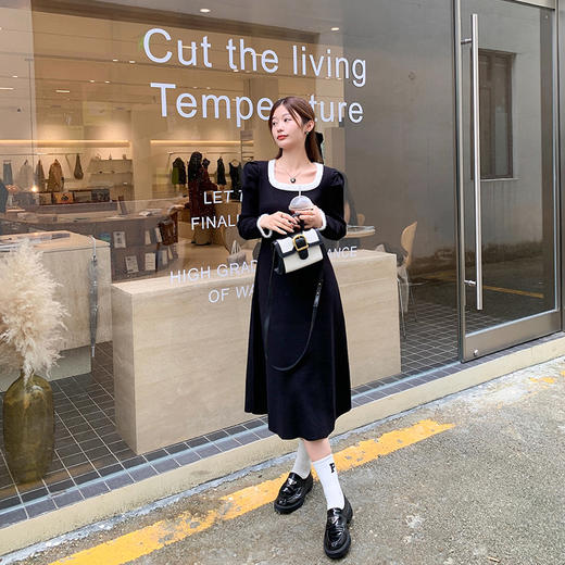 <曾小咸推荐>【气质欧尼】2色方领撞色边长裙 商品图1