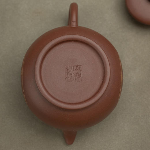 《棋子壶》 曲峰   工艺美术师、工艺美术学会会员、省陶瓷行业协会会员 商品图3