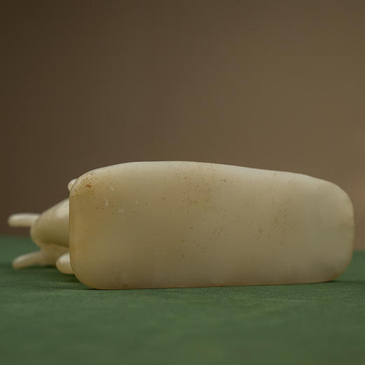 清 玉雕鹿衔灵芝摆件 商品图4