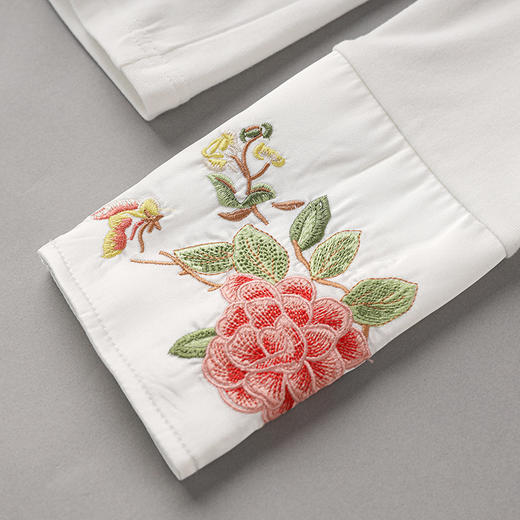 国风重工品质刺绣百搭修身T恤，女装时髦立领打底休闲上衣WLZD-2325503 商品图3