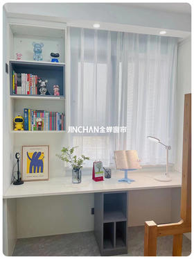 家里两个男孩的房间，靠窗书桌这样做…