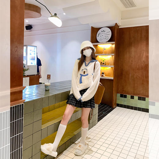 <曾小咸推荐>【甜美减龄】撞色领小熊印花毛衣 商品图3