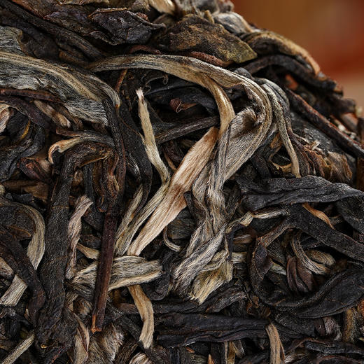 【主公令】2016年云南四大茶区茗山拼配 古寨春独创秘方 耗时三年不断优化 普洱茶生茶357g/饼 商品图8