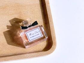 百元出头！Dior3款经典香水+999口红礼盒，还送欧莱雅眼霜礼物，安排!