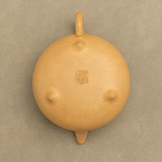 《玉乳壶》 周品鑫   正高级工艺美术师（研究员级高级工艺美术师）、实力派中青年陶艺家、省工艺美术学会陶艺专业委员会会员、宜兴紫砂行业协会会员 商品图3