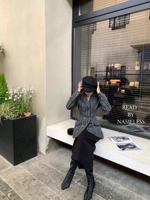 Read Nameless /掐腰羊毛条纹大衣+黑色针织半裙 商品图5