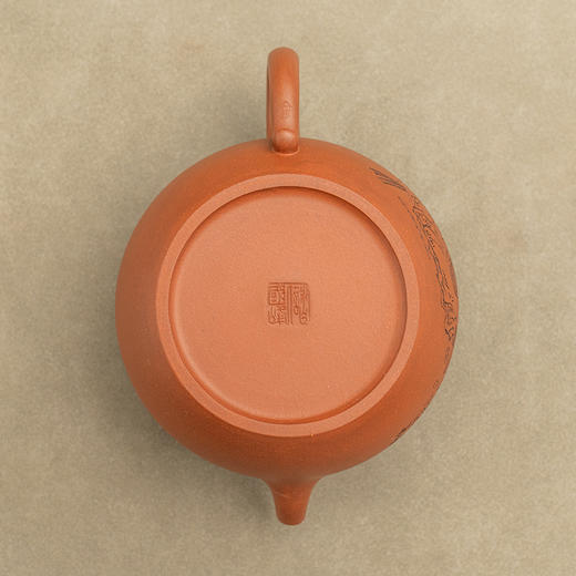 《陶刻仙渡壶（八仙过海图）》 储国峰   高级工艺美术师、知名中青年陶艺家、陶刻家、宜兴慈善协会会员、紫砂名人、省大师束旦生高徒 商品图3