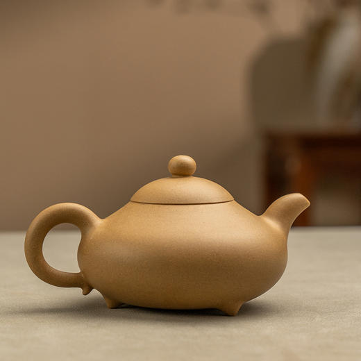 《玉乳壶》 周品鑫   正高级工艺美术师（研究员级高级工艺美术师）、实力派中青年陶艺家、省工艺美术学会陶艺专业委员会会员、宜兴紫砂行业协会会员 商品图1