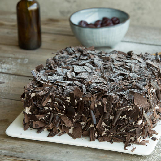 【巧克力控推荐】单恋黑森林蛋糕，两层黑樱桃酱夹心+三层巧克力蛋糕胚，令人一尝难忘（珠海幸福西饼） 商品图1