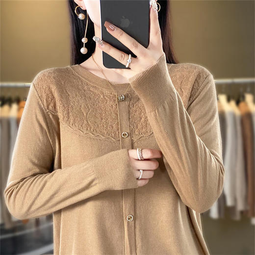 QHJY-JY906秋冬新款精纺圆领开衫女装羊毛针织毛衣外套复古绞花保暖上衣 商品图2