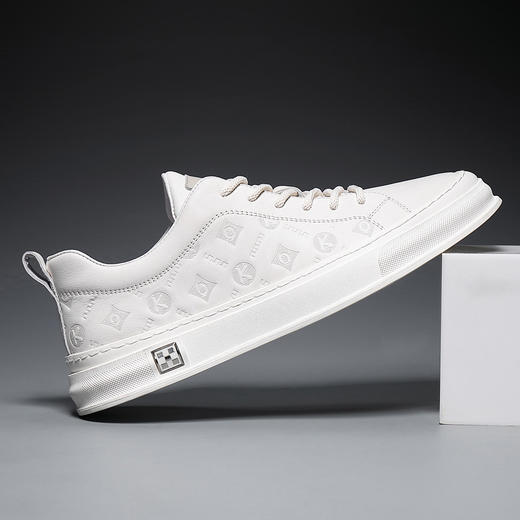 星期六男士柔软字母压纹休闲鞋SS23122001 商品图3