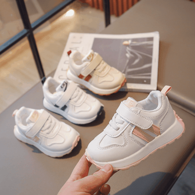 【透气舒适贴合足底❗️中小童板鞋】透气材质，软底设计，春秋儿童二条杠板鞋透气1-6岁软底运动鞋男女小童鞋父亲节礼物新年礼盒年货礼盒
