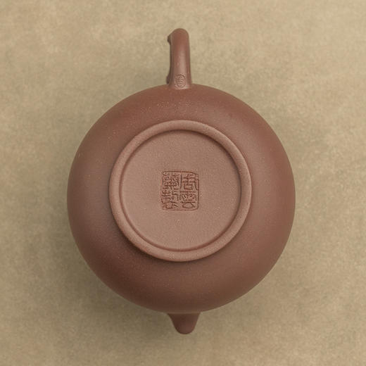 《桃子掇只壶》 周云兰   工艺美术师、优秀中青年女陶艺家 商品图3