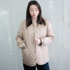 BBR明星同款 永恒经典谷仓黄金绗缝棉服 灯芯绒菱形格绗棉夹克 经典配色和标志性 Burber*y 格纹匠心呈现 版型宽松更有包容度 翻领粗条灯芯绒撞色拼接 商品缩略图3